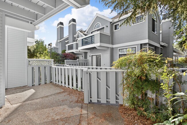 Foto del edificio - 466 Mountain Laurel Ct