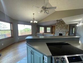Building Photo - 437 Zinnia Ln