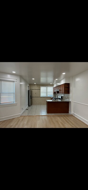 Foto del edificio - 3234 Fanshawe St