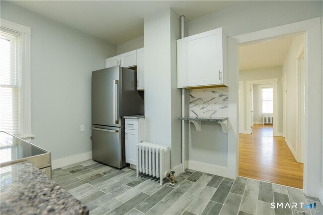 Foto del edificio - 21 Bayview Ave