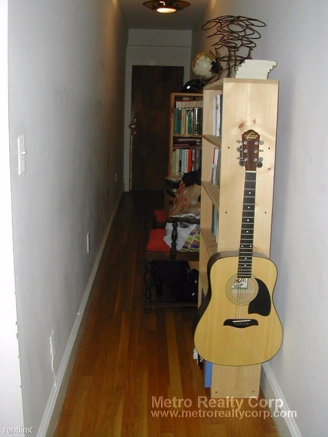 Foto del edificio - 1240 Beacon St