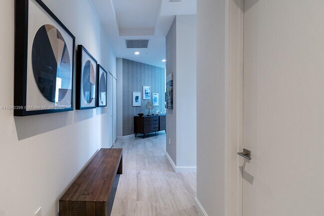 Foto del edificio - 45 SW 9th St