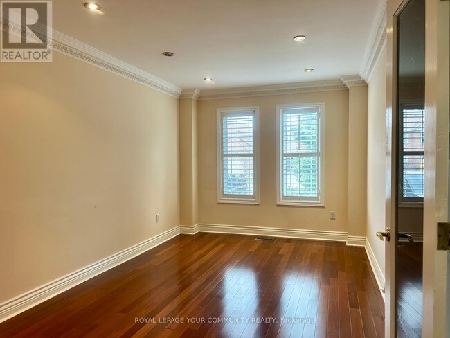 Building Photo - 9 Ardwold Gate