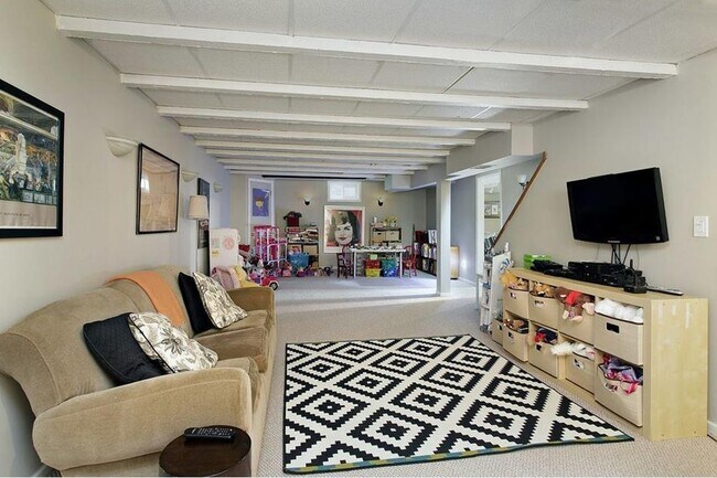 Foto del edificio - 930 Park Ave W