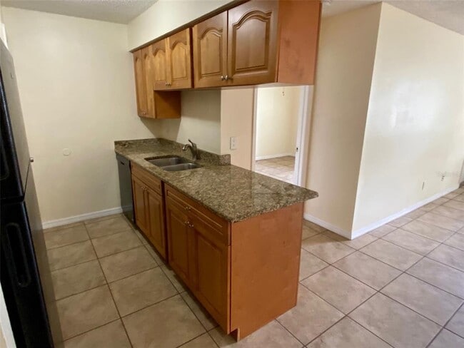 Building Photo - 221 Red Maple Pl