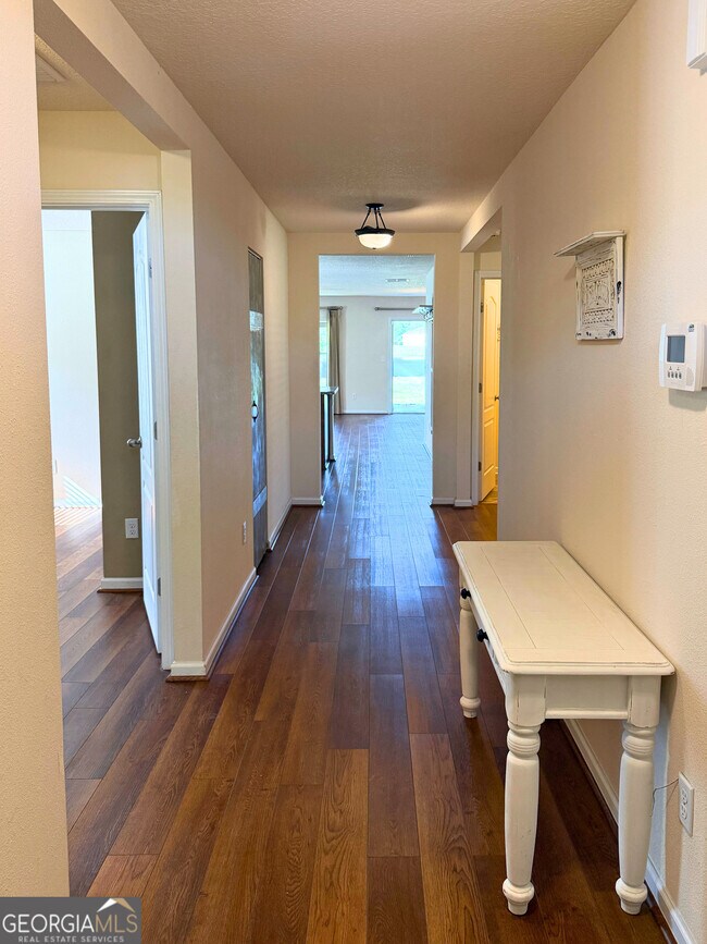 Foto del edificio - 227 Brooklet Cir