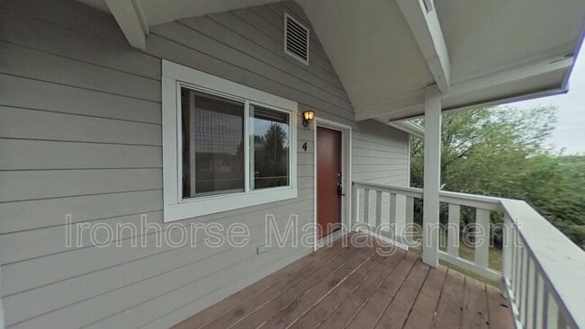 Building Photo - 519 S 15th Ave