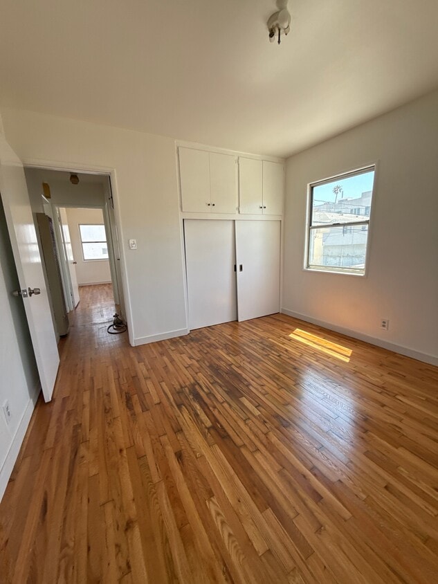 Primary Photo - 927-929 Lincoln Blvd