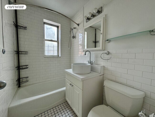Foto del edificio - 201 E 37th St