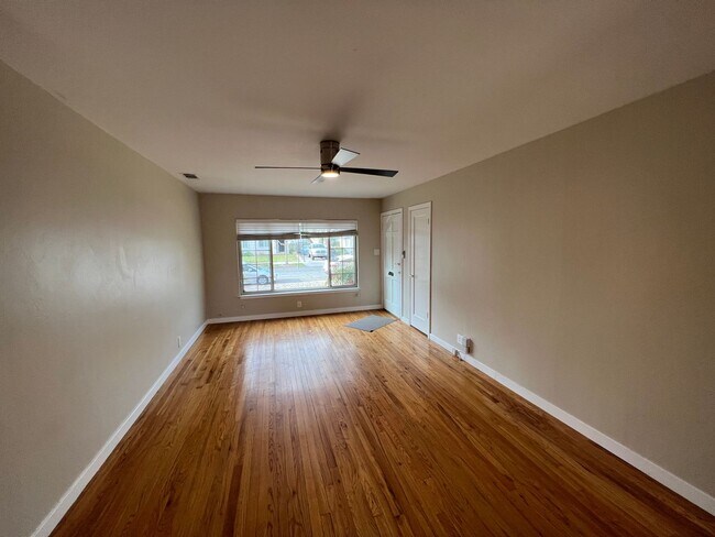 Building Photo - 110 Alameda Blvd - West Sacramento 95691