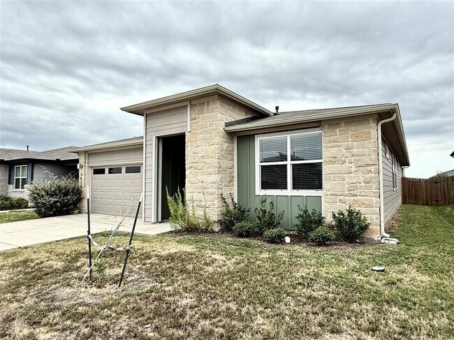 Building Photo - 3013 Louris Ln
