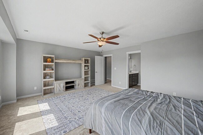 Building Photo - 16605 Wilden Dr