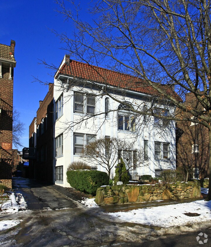 Primary Photo - 2777 Hampshire