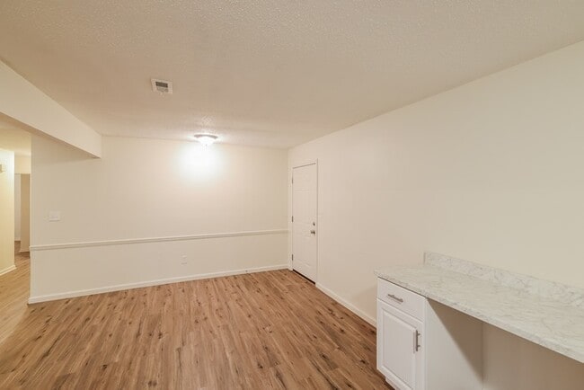 Building Photo - 4804 Eastern Hills Ln