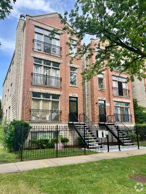 Building Photo - 5644 S Prairie Ave