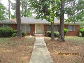 Building Photo - 1610 Whisperwood St