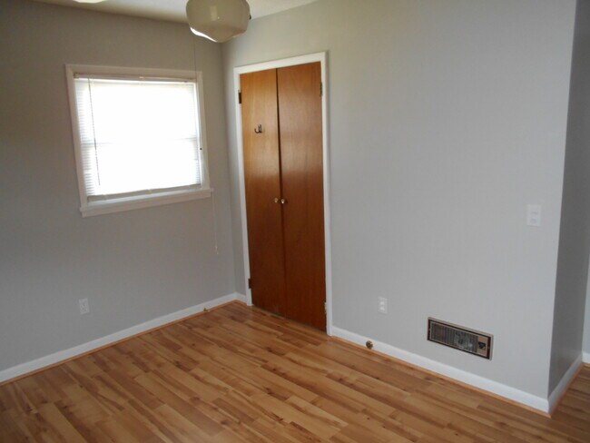 Building Photo - 3608 Kelford Dr