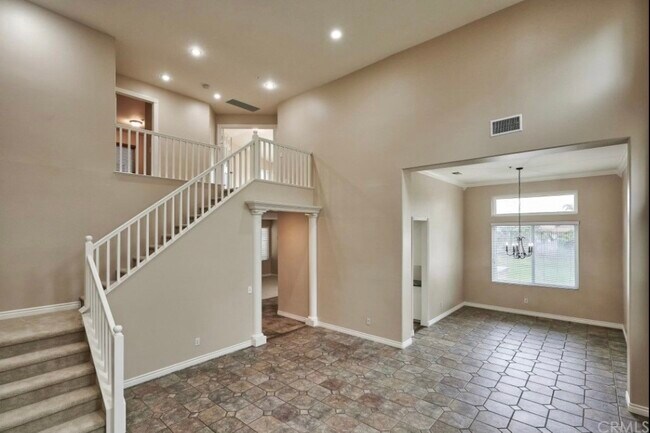 Building Photo - 14862 Sydney Ave