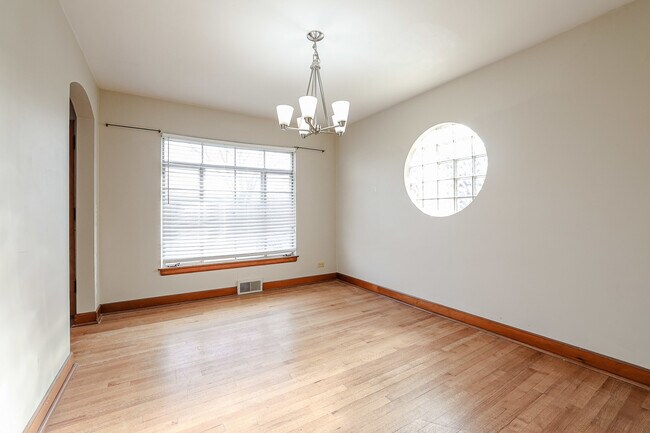Building Photo - 1522 Hull Ave