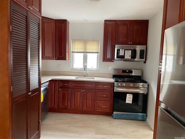 Building Photo - 151-60 18th Ave