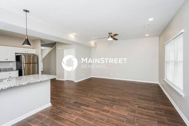 Foto del edificio - 3 Bedroom Pet-Friendly Home in Jeffersonville, IN with Main Street Renewal