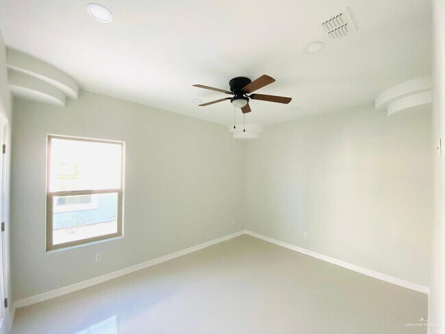 Foto del edificio - 209 W Rutherford Ave