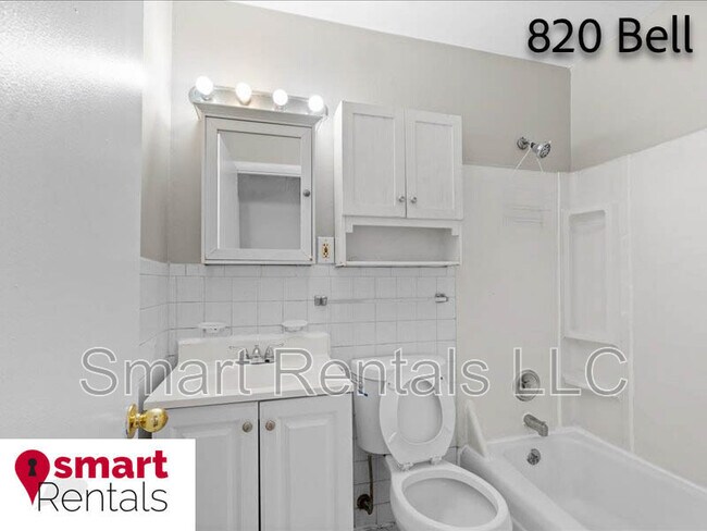 Foto del edificio - 820 Bell Ave