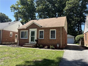Building Photo - 602 Huntmere Dr