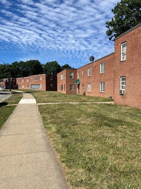 1950 Nelawood Rd East Cleveland, OH 44112 – photo 2