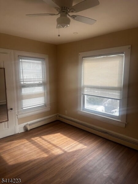 Foto del edificio - 12 Hawthorne Ave