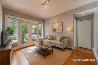 Building Photo - 4420 N Ashland Ave