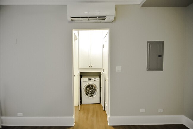 Foto del edificio - 820 W Lakeside Pl