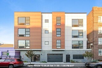 Building Photo - 304 61st St