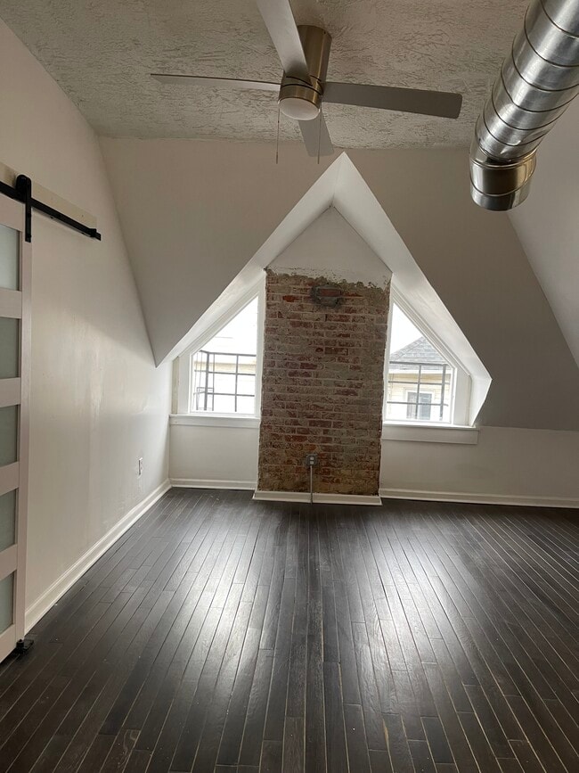 Photo - 2832 Stanton Ave Apartment