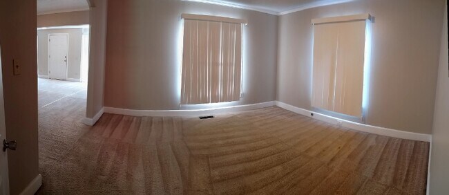 Building Photo - 390 N Lanier St