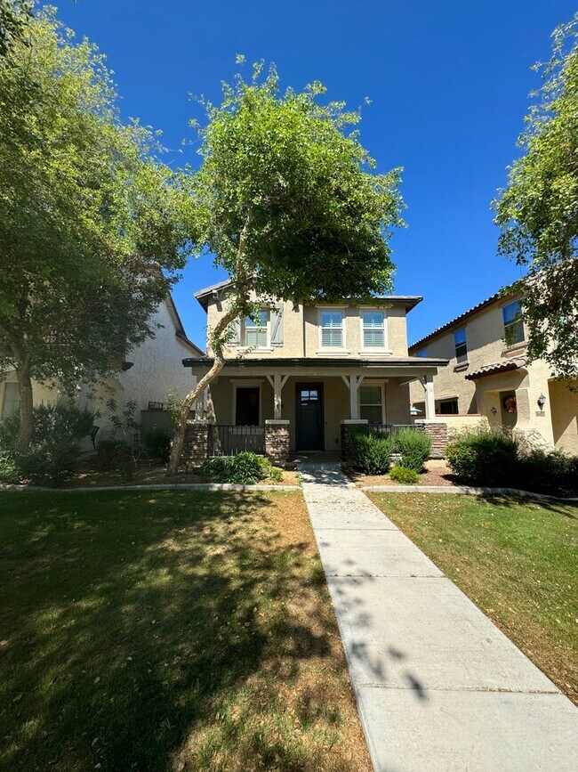 Building Photo - 3 BEDROOM IN VERRADO IN BUCKEYE