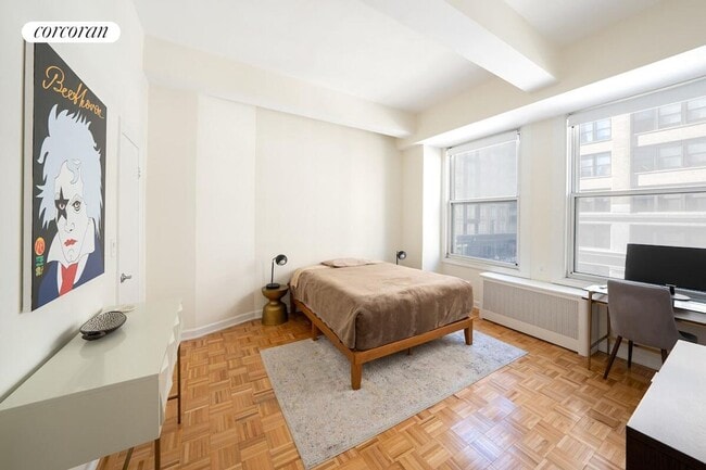 Building Photo - 425 Park Ave S