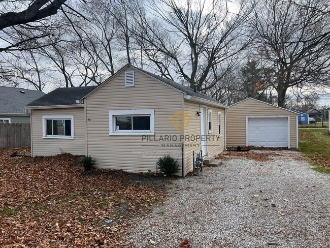Building Photo - 2 bed/ 1 bath in the Beautiful town of Greenfield!