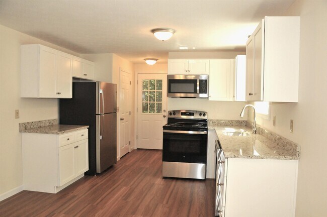 Foto del edificio - 115 High Rock Rd