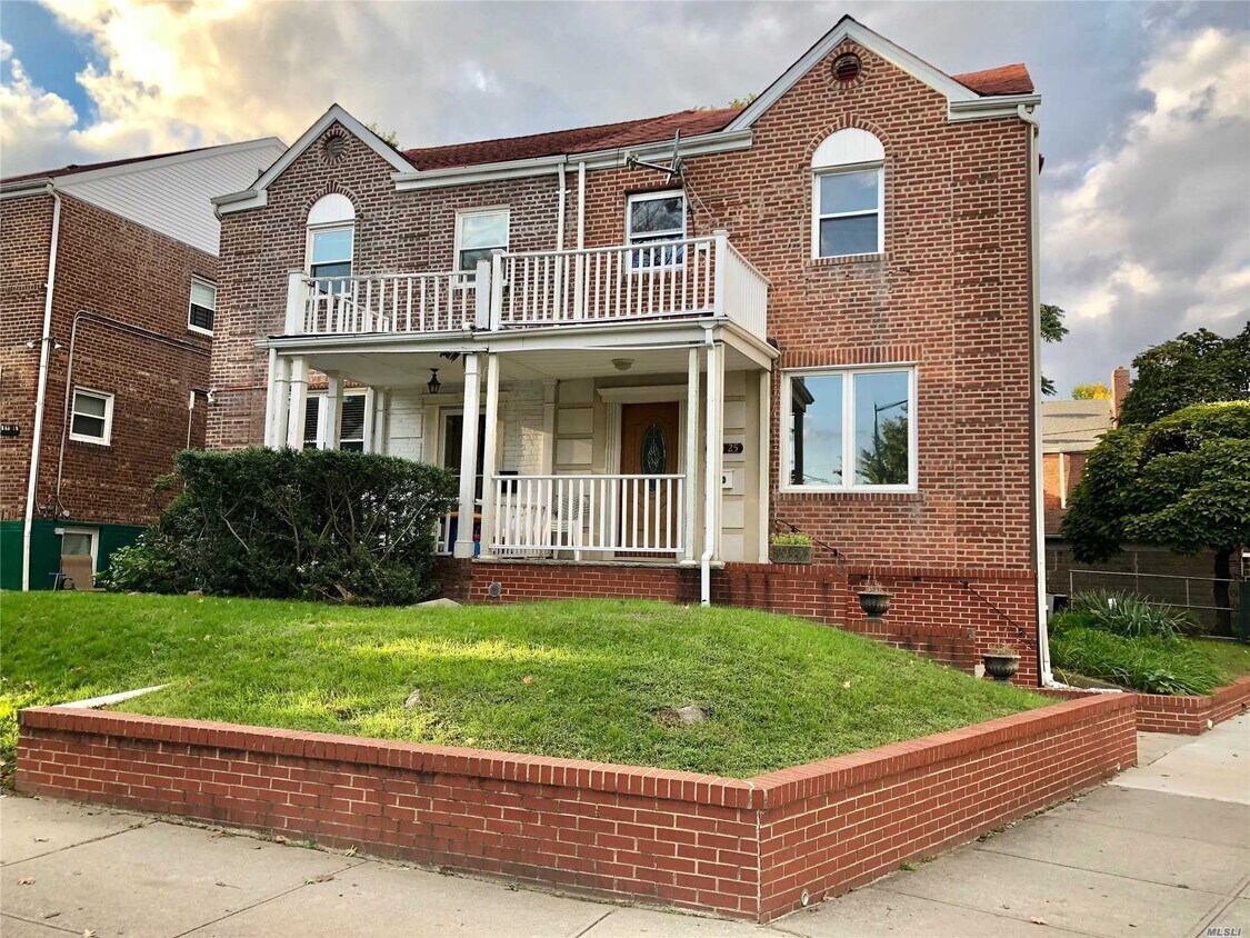 Foto principal - 144-25-144-71 71st Ave