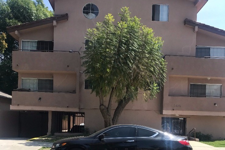 Building View - 4404 Moorpark Rd