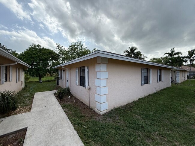 Building Photo - 1205 White Pine Dr