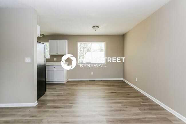 Foto del edificio - 3 Bedroom Pet-Friendly Home in Columbus, OH with Main Street Renewal