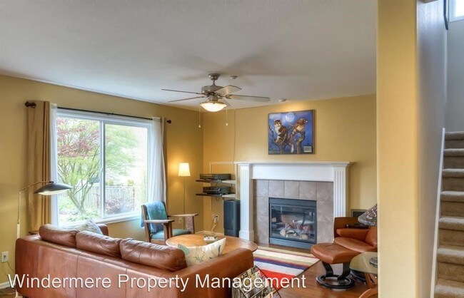 Building Photo - 3608 SE Coral Reef Pl