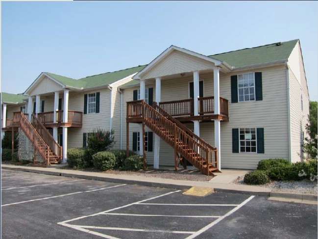 Pembrooke Townhomes - 13 Photos & 0 Reviews - Apartment for Rent - 5790 ...