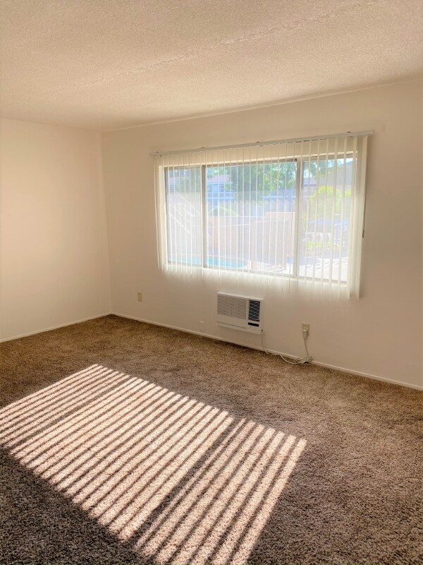 Foto del edificio - 638 Silverwood Ave