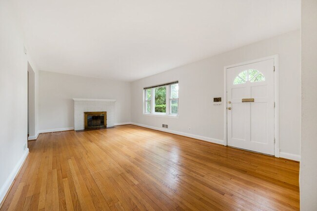Building Photo - 5708 Dawes Ave