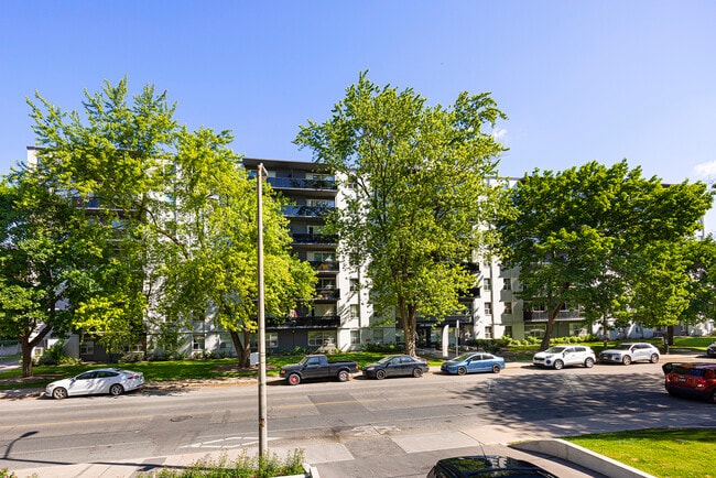 Building Photo - 100 Cosburn Ave