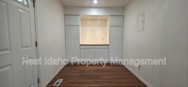 Building Photo - 2713 Dill Dr