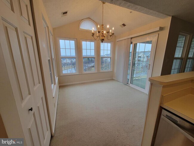 Building Photo - 697 Winding Stream Way